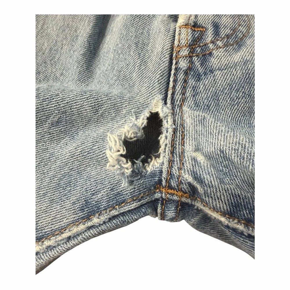 Levi’s 501 Light Wash Distressed Jeans Men’s W35 L32